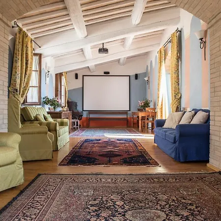 Castello Di Sleeps 16 Pool Air Con *
