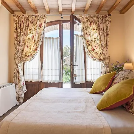 Castello Di Sleeps 16 Pool Air Con