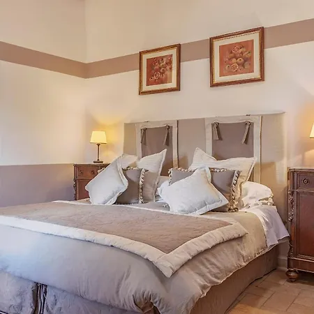 Castello Di Sleeps 16 Pool Air Con *