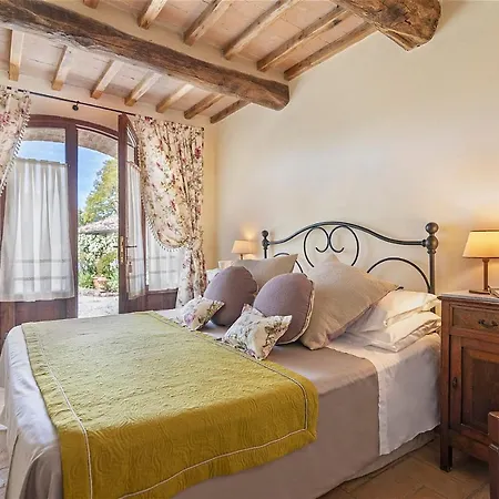 Castello Di Sleeps 16 Pool Air Con *
