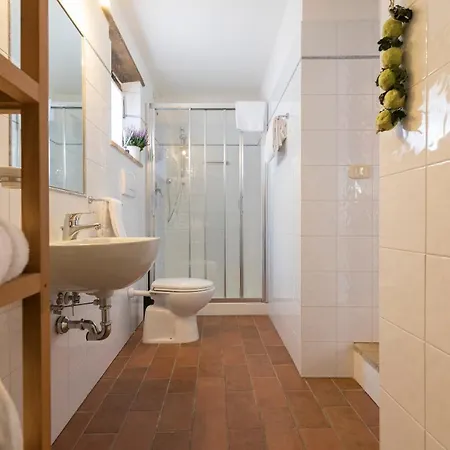 Castello Di Sleeps 16 Pool Air Con ヴィラ *