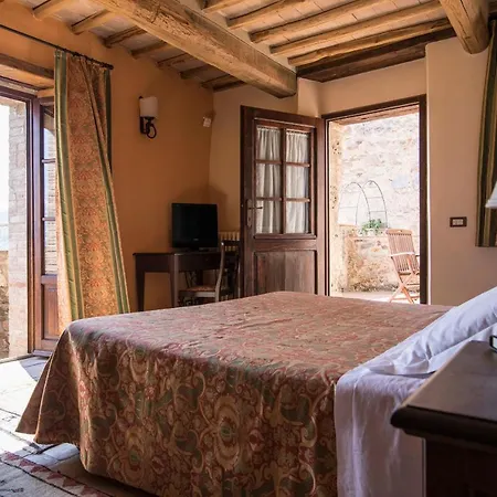 ヴィラ Castello Di Sleeps 16 Pool Air Con *