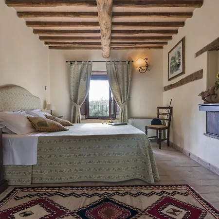 Castello Di Sleeps 16 Pool Air Con ヴィラ